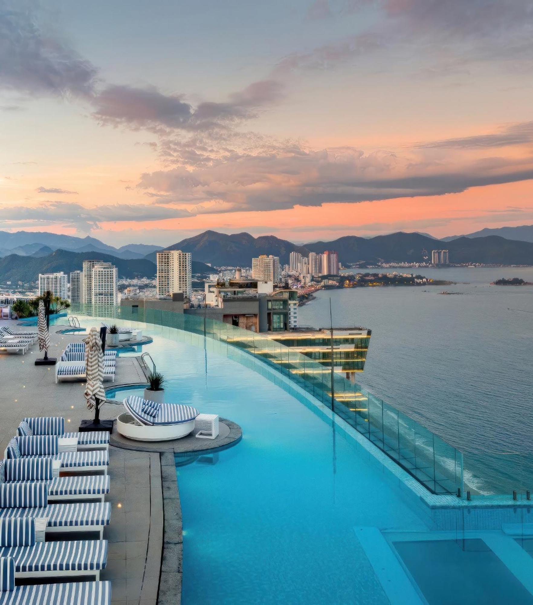 Jk.Boutique Oceanfront Panorama Residence ニャチャン エクステリア 写真